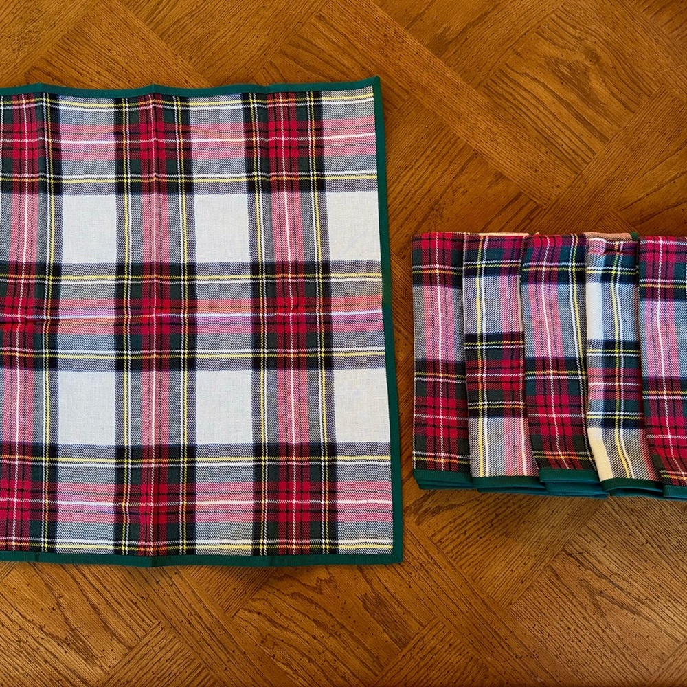 Williams Sonoma Red and Green Plaid Table Linens